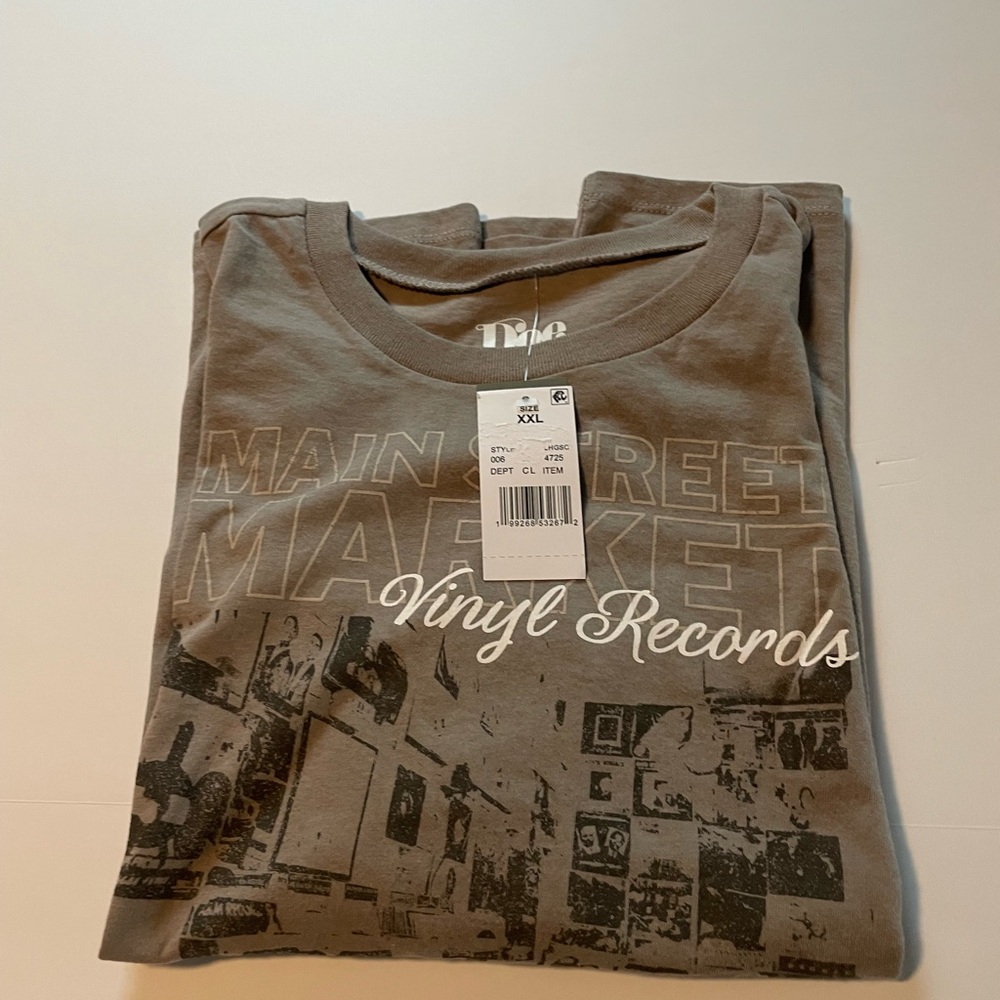 Main Street Vinyl Records Queens Graphic Tee - Gray - Picture 4 of 4